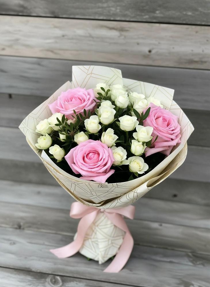 Букет цветов из: Розы в Медвежьегорске