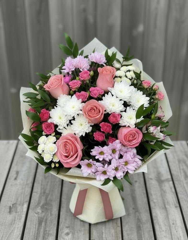 Букет цветов из: Альстромерии, Гвоздики, Розы и Хризантемы в Медвежьегорске
