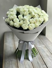 Букет 35 Белых роз в Медвежьегорске