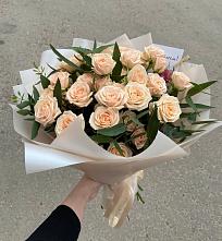 Букет Кремовые розы Латте в Медвежьегорске
