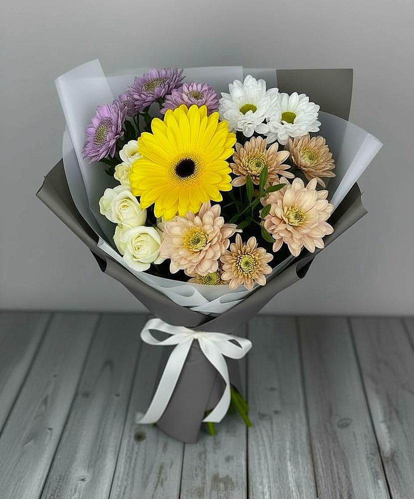 Букет цветов из: Розы, Герберы и Хризантемы в Медвежьегорске