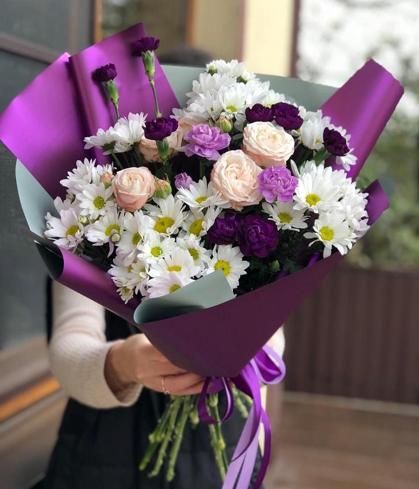 Букет цветов из: Хризантемы, Гвоздики и Розы в Медвежьегорске