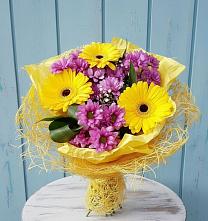 Букет цветов из:  Хризантемы и Герберы в Медвежьегорске