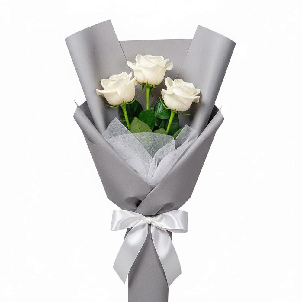 Букет 3 белые розы в Медвежьегорске