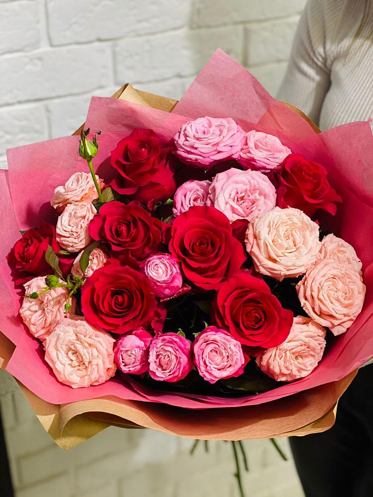 Букет цветов из: Розы в Медвежьегорске