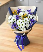 Букет цветов из:  Розы, Ирисы и Хризантемы в Медвежьегорске