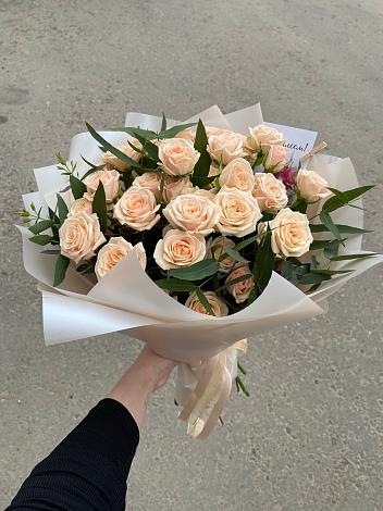 Букет Кремовые розы Латте в Медвежьегорске