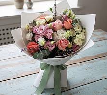 Букет цветов из:  Розы, Лизиантусы и Гвоздики в Медвежьегорске