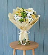 Букет цветов из:  Хризантемы и Розы в Медвежьегорске