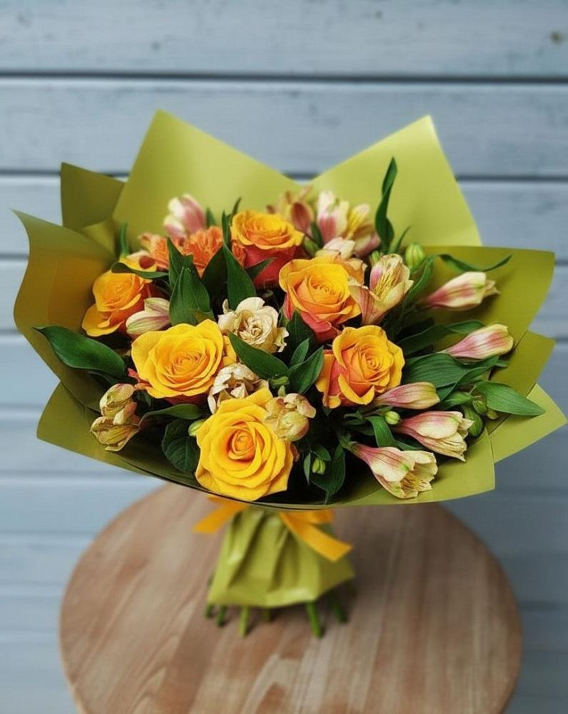 Букет цветов из: Альстромерии и Розы в Медвежьегорске