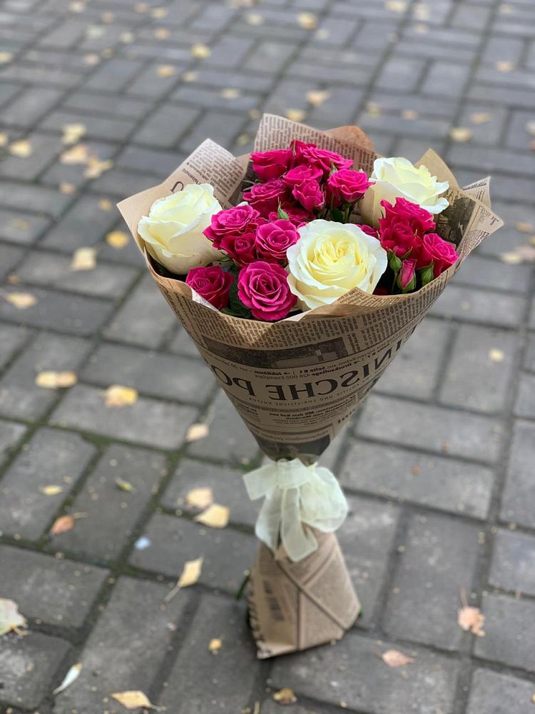 Букет цветов из: Розы в Медвежьегорске