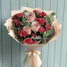 Букет цветов из:  Гвоздики и Розы в Медвежьегорске