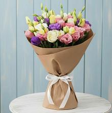 Букет цветов из:  Лизиантусы в Медвежьегорске