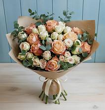 Букет цветов из:  Альстромерии и Розы в Медвежьегорске