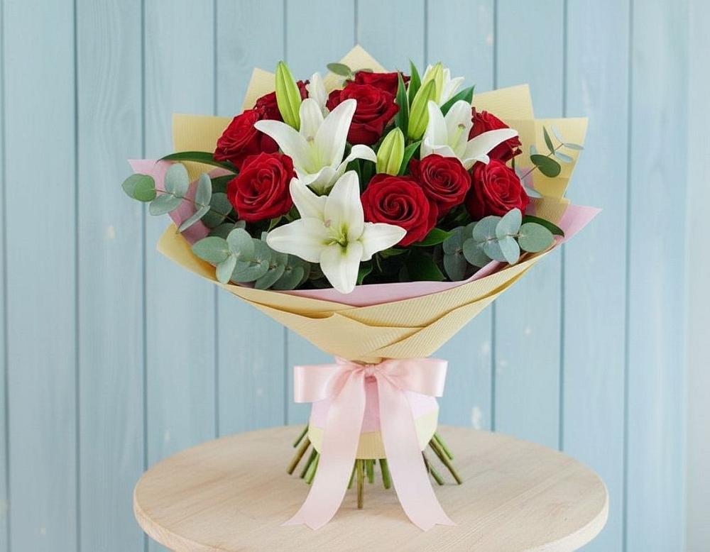 Букет цветов из: Лилии и Розы в Медвежьегорске