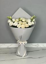 Букет цветов из:  Розы и Лизиантусы в Медвежьегорске